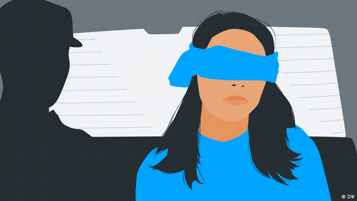 سُجنت لونا وعُذبت في سوريا لتهرب صوب ألمانيا، حيث التقت بماضيها المترع بالألم