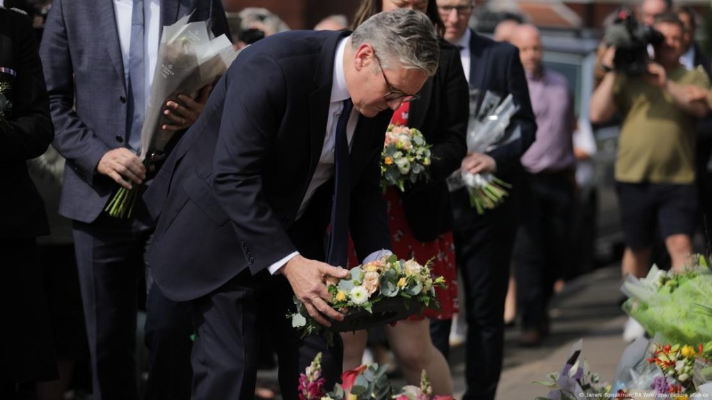 Prime Minister Keir Starmer laid flowers near the site of the Southport attack | Photo: James Speakman / PA Wire / dpa / picture alliance
