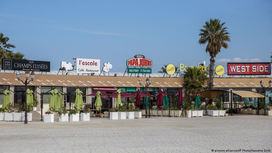 Loss of tourist revenue due to the coronavirus crisis has been a significant push factor for Tunisians coming to Europe | Photo: Picture-alliance/AP Photo/Hassene Dridi