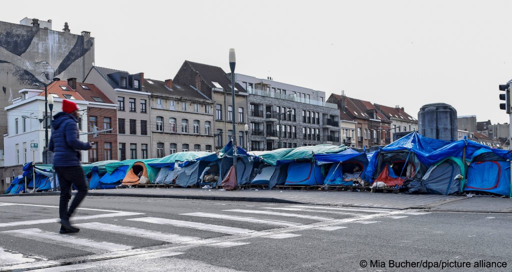 Plus de 20 tentes s'entassent les unes à côté des autres au centre de Bruxelles |  Photo : Mia Bucher / dpa / alliance photo