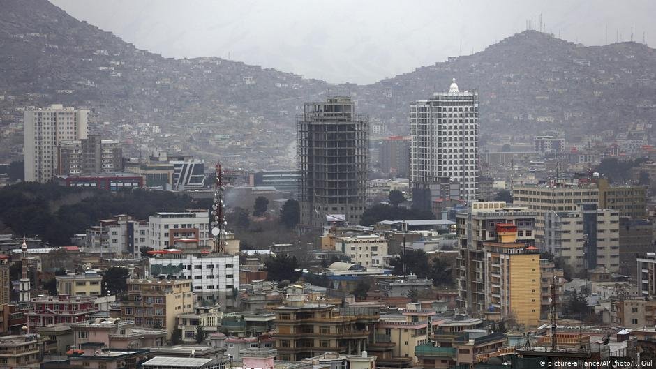 Despite many building projects, housing in the Afghan capital Kabul remains inadequate | Photo: picture-alliance/AP Photo/R. Gul