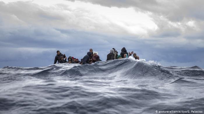 A wooden boat off the coast of Libya | Photo: picture alliance/S. Palacios