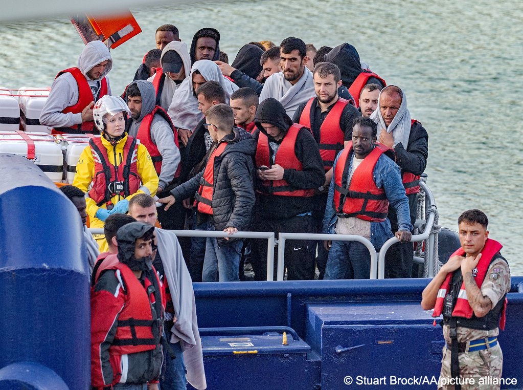 Migrants continue to arrive from across the Channel | Photo: Stuart Brock / AA / picture alliance