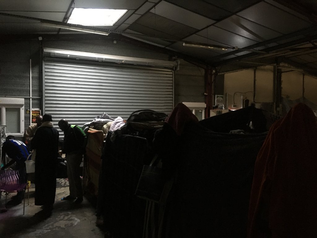 Environ 270 travailleurs sans papiers vivent dans un hangar insalubre à Montreuil. Crédit : InfoMigrants