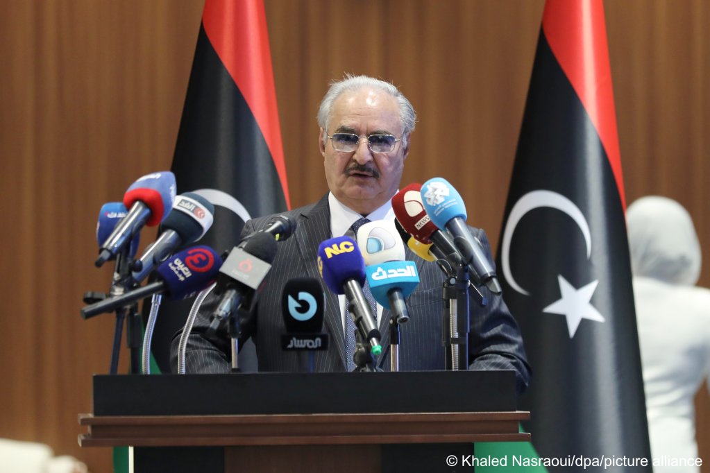 Libya's military strongman Khalifa Haftar delivers a speech during a conference for the
country's development and reconstruction. | Photo: Khaled Nasraoui/dpa/picture alliance