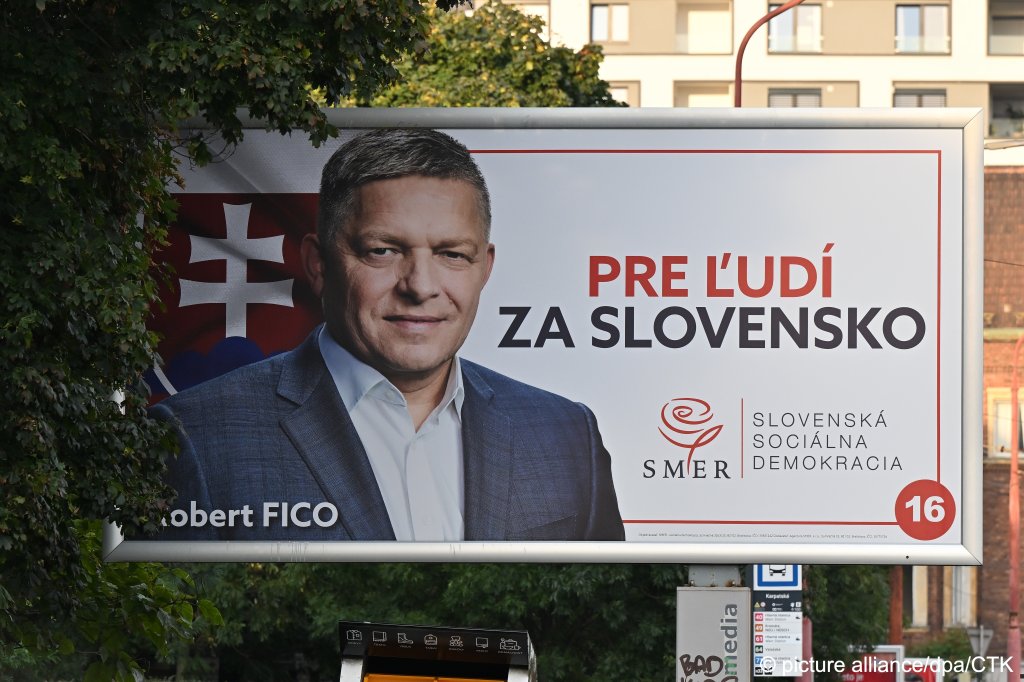 Election poster on a billboard in Bratislava, Slovakia with a photo of SMER party leader Robert Fico seen on September 13, 2023 | Photo: Vaclav Salek/CTK/picture-alliance