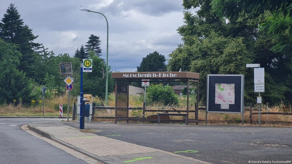 This bus stop in Morschenich is still serviced | Photo: Daniela Natalie Posdnjakov/DW