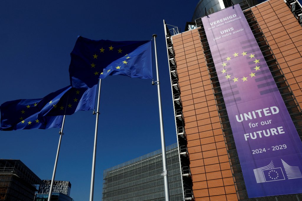 FILE PHOTO: European Union flags flutter outside the European Commission headquarters in Brussels, Belgium April 9, 2025. REUTERS/Yves Herman/File Photo