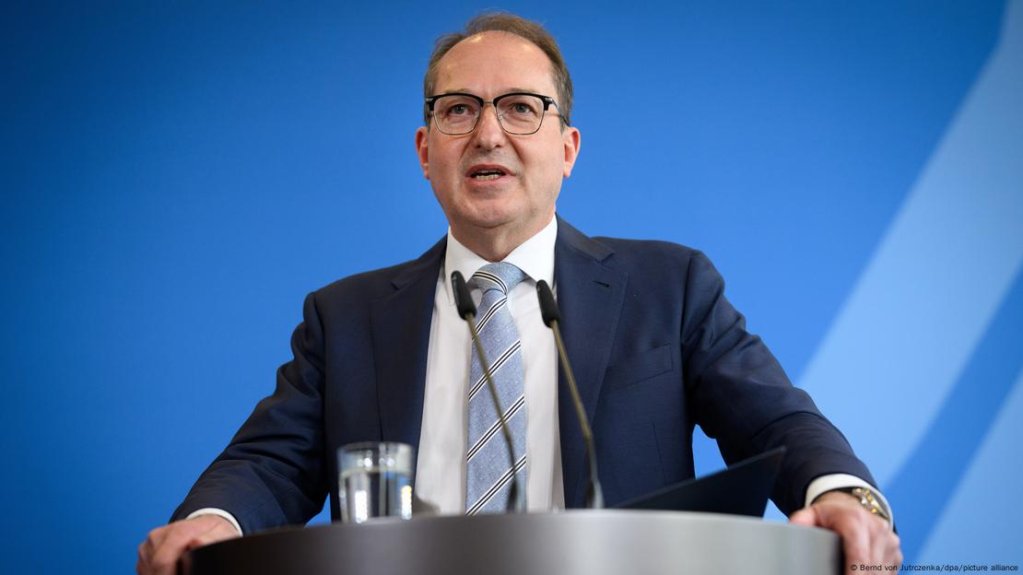 Interior Minister Alexander Dobrindt imposed strict measures on immigration on his first day in office | Photo: Bernd von Jutrczenka/dpa/picture alliance