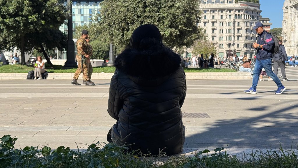 Most migrants don't want to tell people back home that they might be struggling in Europe. This can lead to a vicious circle of beliefs that the streets are paved with gold. This Bangladeshi migrant ended up believing stories that she could get a good job in Italy and left Bulgaria, where she had a visa and a job. Now she sleeps on the streets near Milan's central station | Photo: Arafatul Islam / InfoMigrants