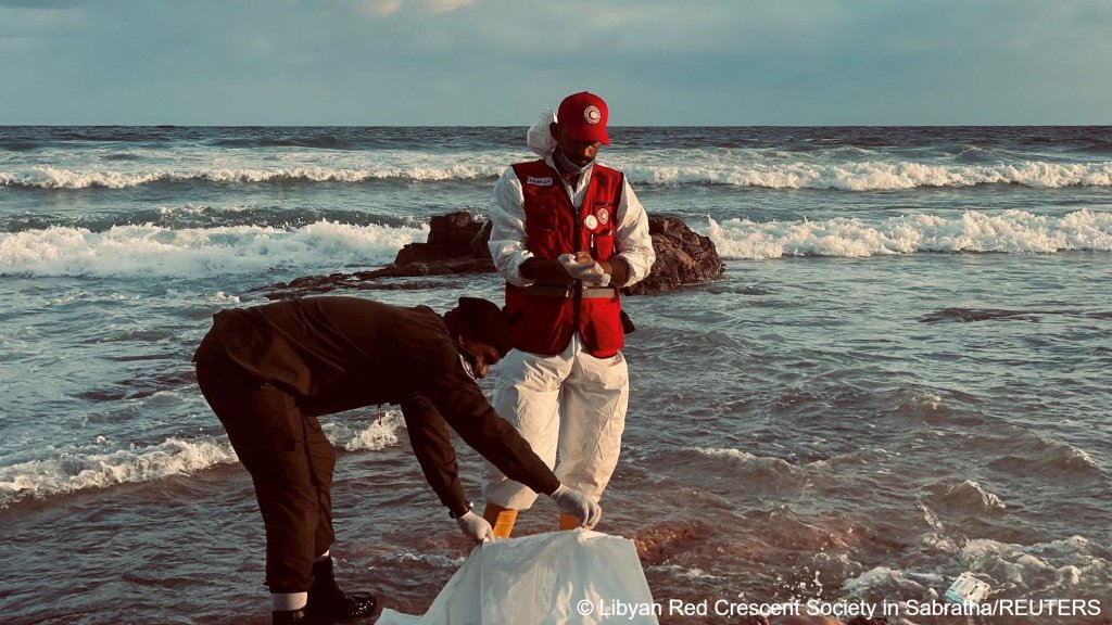 At least 18 bodies were recovered and a long search and rescue operation was put in place after a boat capsized off the coast of Libya on October 27, between 64 and 90 people were reportedly rescued | Photo: Libyan Red Crescent Society in Sabratha / Reuters