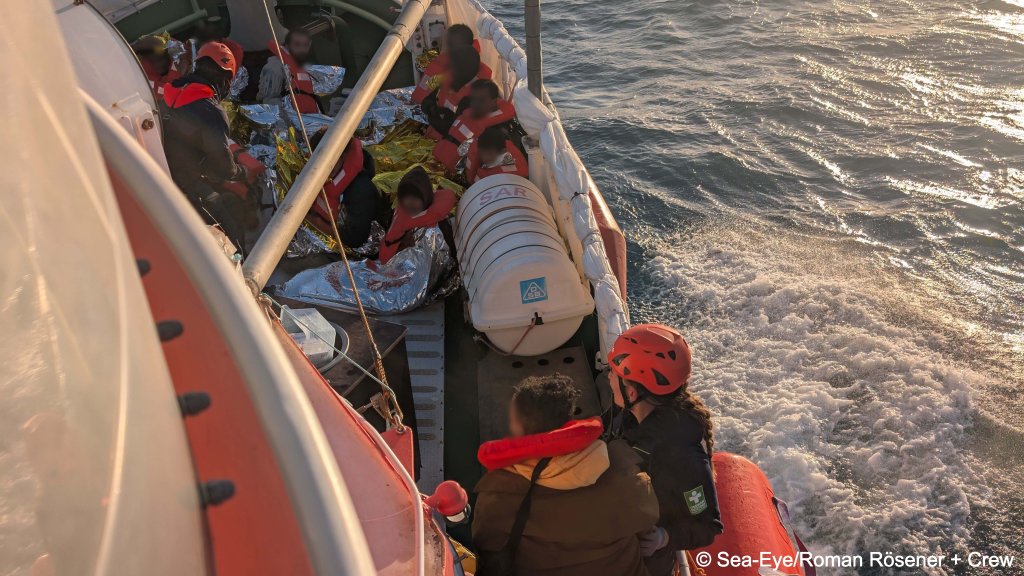 The rescue took a little over an hour | Photo: Roman Rösener and Crew Sea-Eye press office