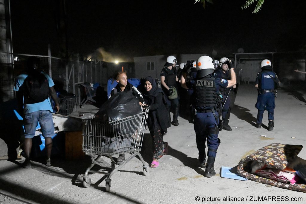 Police evicted residents from the Eleonas refugee camp in Athens, Greece, in the early morning on Thursday, August 18, 2022 | Photo: picture alliance/ZUMAPRESS.com