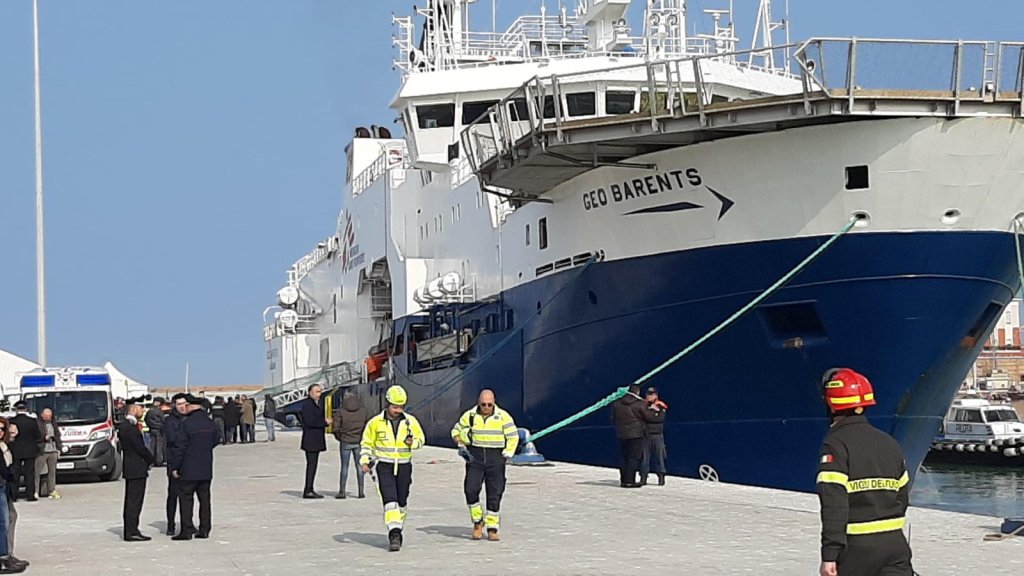 Nave di Medici Senza Frontiere, Geo Barents, nel porto di Ancona dopo lo sbarco di 48 migranti soccorsi in mare, 17 febbraio 2023 |  Foto: Ansa/Daniel Carotti