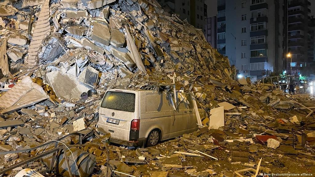 The earthquake caused widespread damage across Turkey's southern provinces | Photo: Eren Bozkurt/AA/picture-alliance
