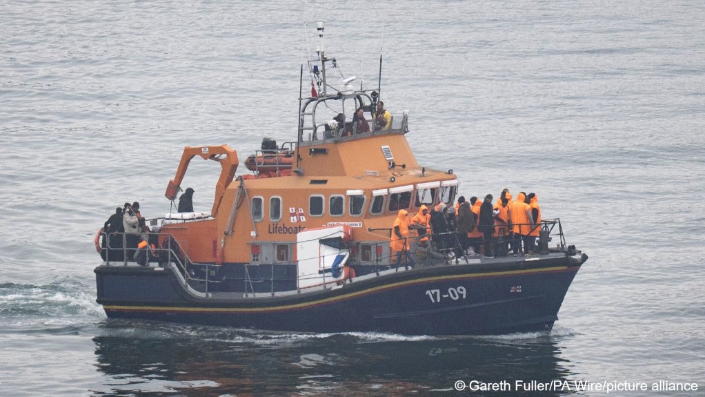 Despite multiple sea rescue operations on the English Channel, run both by the French and British governments as well as by charities like RNLI, scores of people continue to die while attempting to reach British shores each year | Photo: Gareth Fuller/PA Wire/picture-alliance