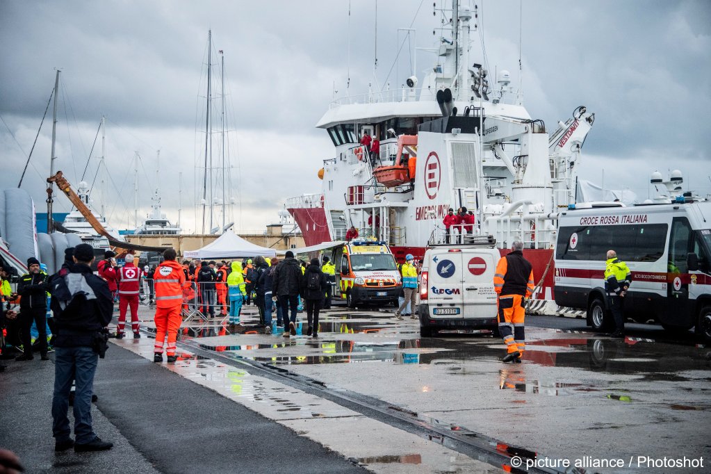 Emergency's Life Support ship docked in Livorno, Italy, on 22 December 2022. The ship had departed from Genoa on December 13, bound for Central Mediterranean waters on its first mission | Photo: picture alliance/Photoshot/Enrico Mattia Del Punta/NurPhoto