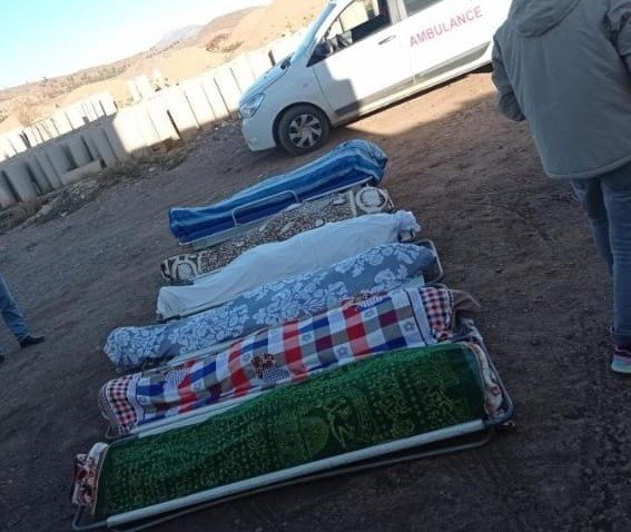 Les six cadavres de migrants juste avant leur inhumation, le 21 décembre, à Jerada. Crédit : AMSV