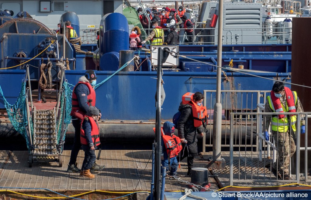 People thought to be migrants arrive in Dover, United Kingdom, on April 16, 2022, after border guards rescued them in the Channel | Photo: Stuart Brock/AA/picture alliance