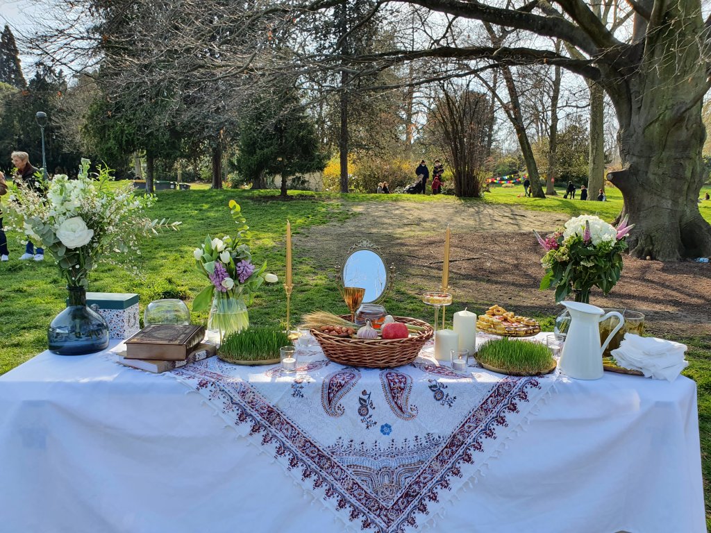 سفره نوروزی جشن نوروز در پاریس. عکس: مهاجرنیوز