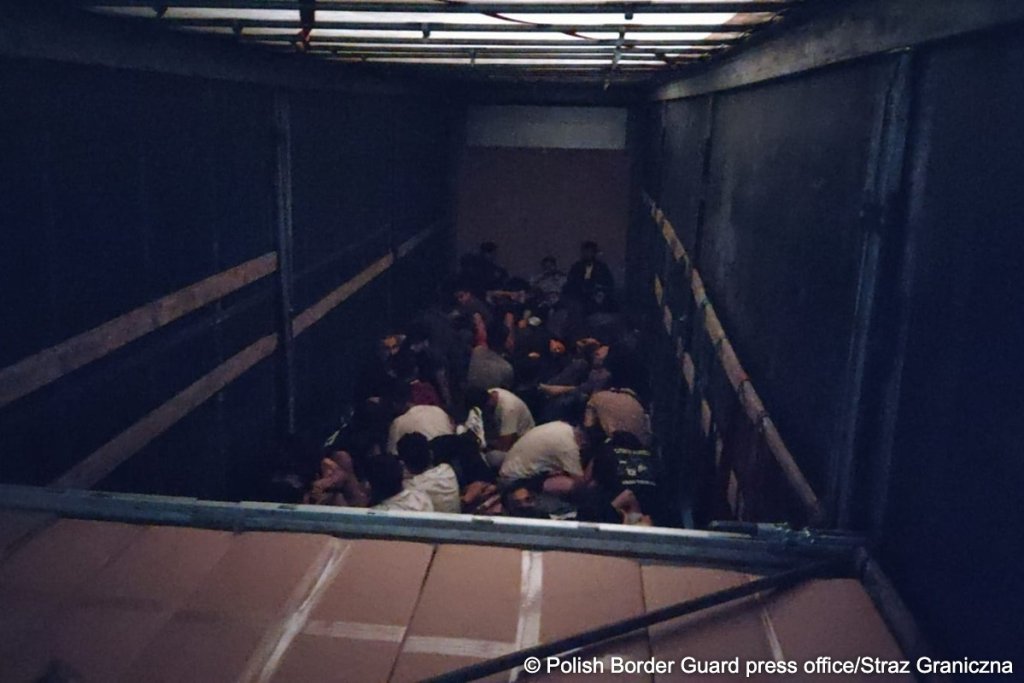 30 Pakistani nationals, 15 Afghans and nine migrants from Bangladesh were found crammed into the back of this lorry on July 3 | Photo: Polish Border Guard press office / Straz Graniczna
