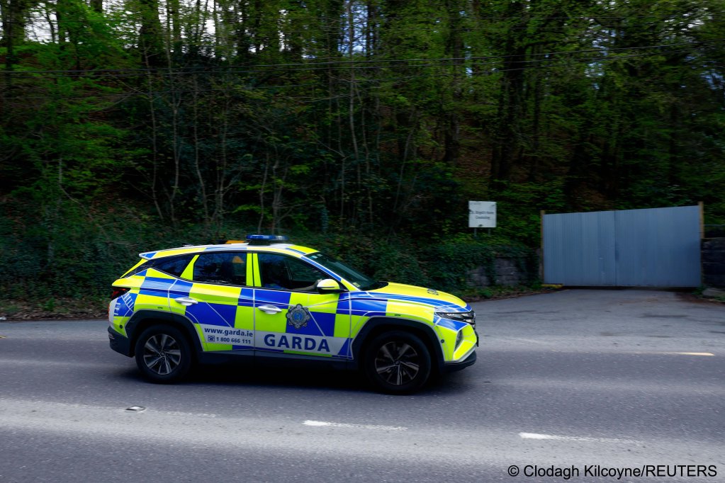 Police patrols at the border between Northern Ireland and the Republic of Ireland are a contentious issue. Last week the government promised not to send police to the border to control migration | Photo: Clodagh Kilcoyne / Reuters