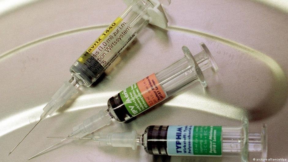 Typhoid vaccines provide protection for several years but are less common in the Global South | Photo: picture-alliance/dpa