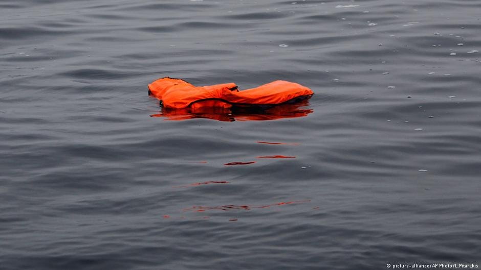 An abandoned life jacket in the Aegean Sea in 2016 | Photo: Picture-alliance/AP Photo/L.Pitarakis