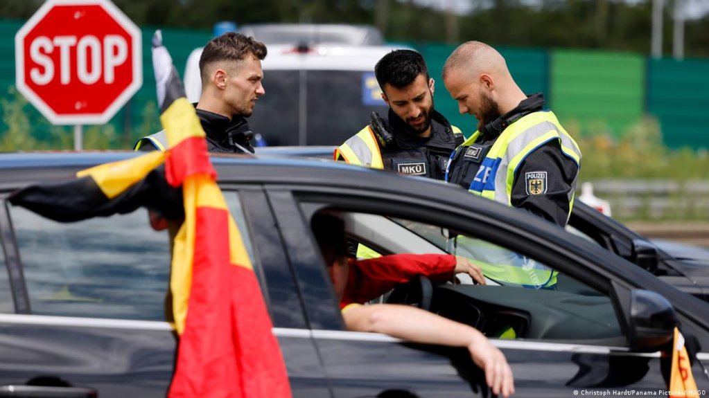 Police made thousands of apparently random stops during the Euro 2024 championship | Photo: Christoph Hardt/Panama Pictures/imago
