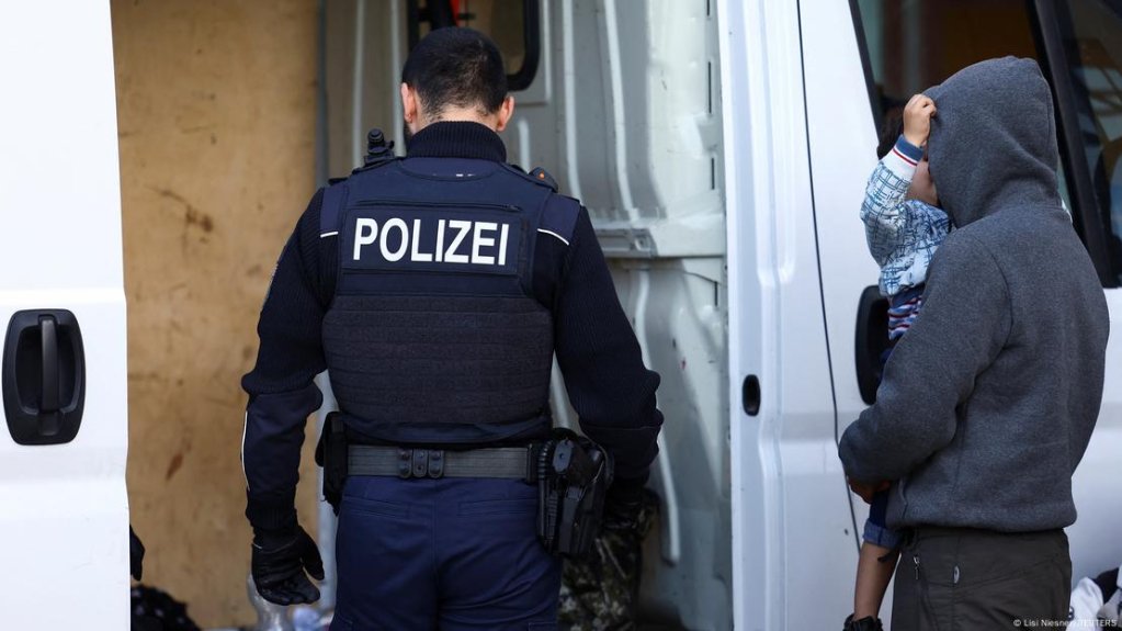 German police on the German-Polish border occasionally track down smugglers who cram migrants into vans | Photo: Lisi Niesner/REUTERS