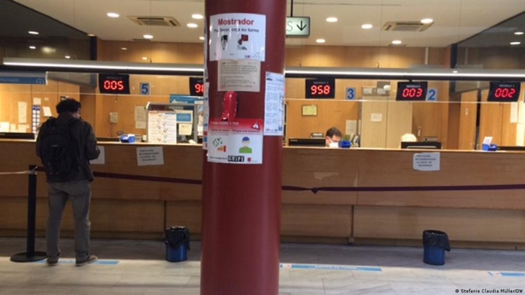 It isn't clear yet whether the move will place considerable stress on Spain's public healthcare system | Photo: Stefanie Claudia Müller/DW