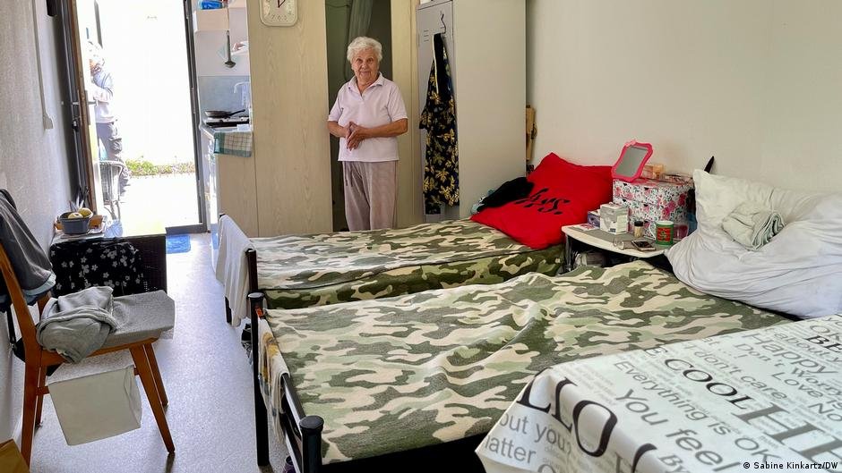 In any refugee accommodation in Aachen, at least two people share a bedroom | Photo: Sabine Kinkartz/DW